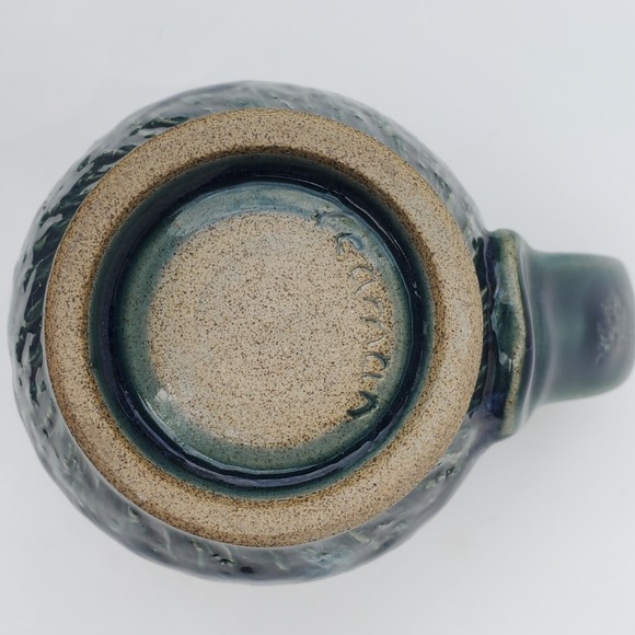 Studio Art Coffee Mug Dark Blue Speckled Glaze Textured Base Signed 14 oz. Ombre - Picture 6 of 9